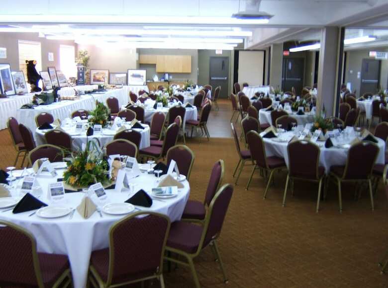 Hotel Peavine Inn And Suites High Prairie