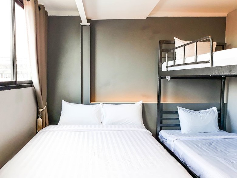 Hotel Lux Rooms Night Bazaar