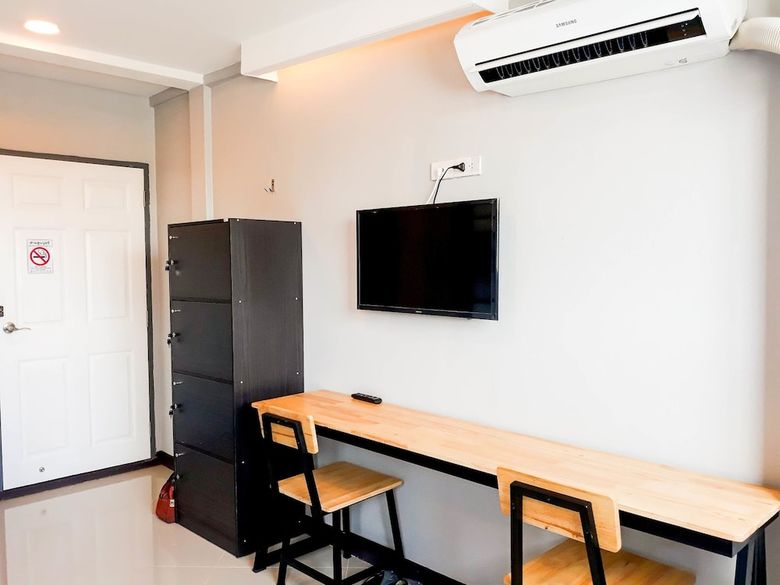 Hotel Lux Rooms Night Bazaar
