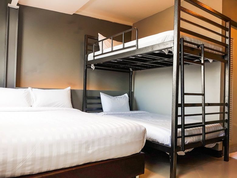 Hotel Lux Rooms Night Bazaar