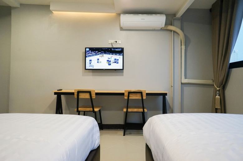 Hotel Lux Rooms Night Bazaar