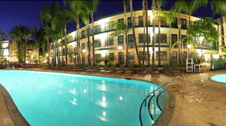 Vanllee Hotel And Suites