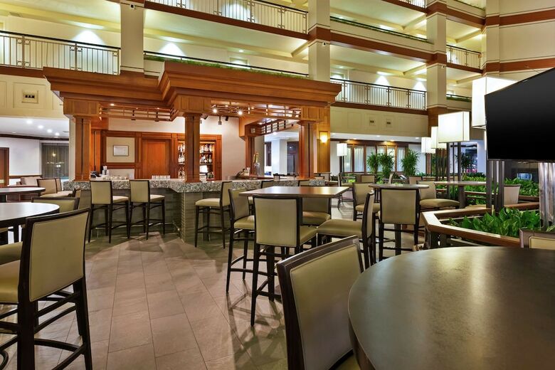 Hotel Embassy Suites By Hilton Auburn Hills