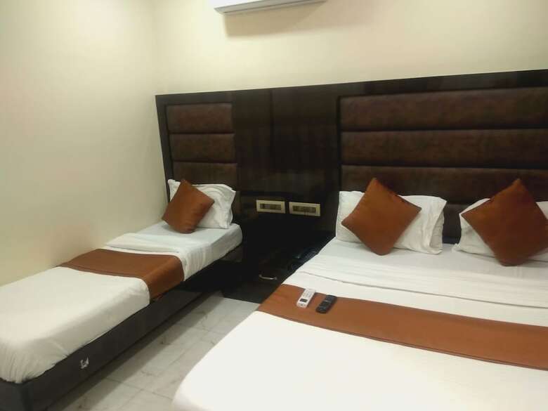 Hotel Karishma Dadar