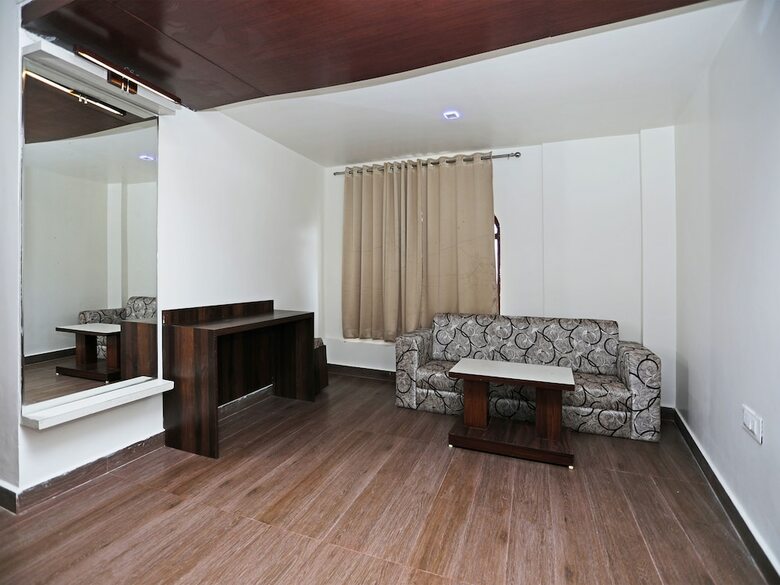 Oyo 13835 Hotel Kanta Shrawan