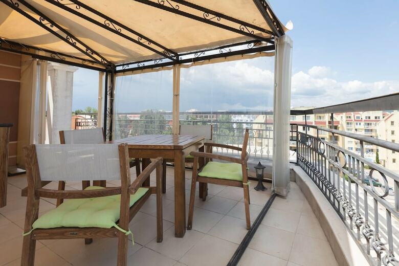 Aparthotel Two Bedroom Apartment With Large Balcony