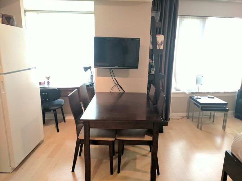 Hotel Suites Near Eaton Centre
