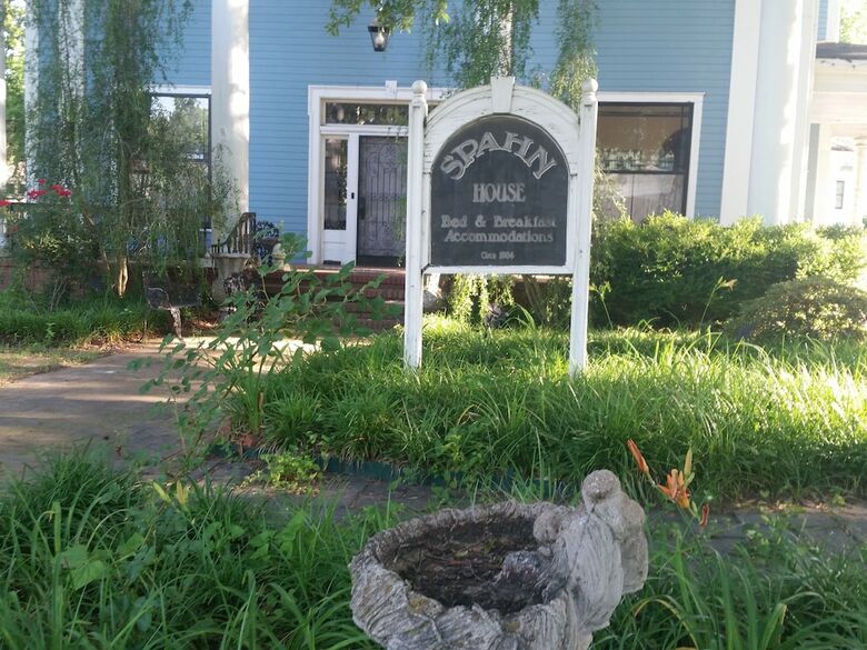 Spahn House Bed And Breakfast