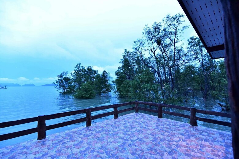 Hotel Chomlay Room & Restaurant