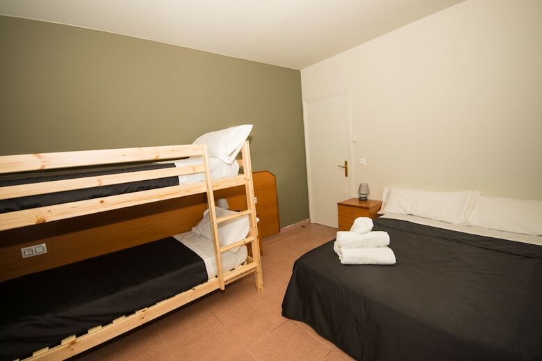 Apartamentos Center Plaza Figueres