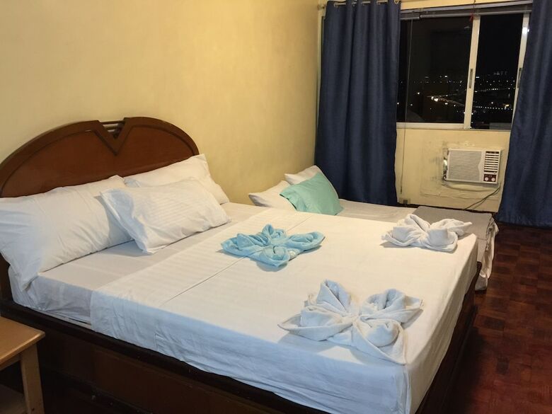 Hotel Ofw At Crowne Bay Tower