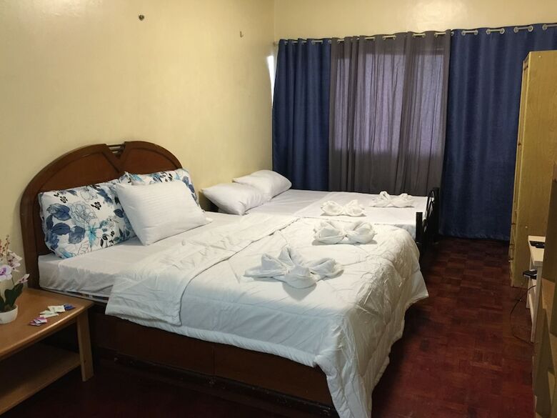 Hotel Ofw At Crowne Bay Tower