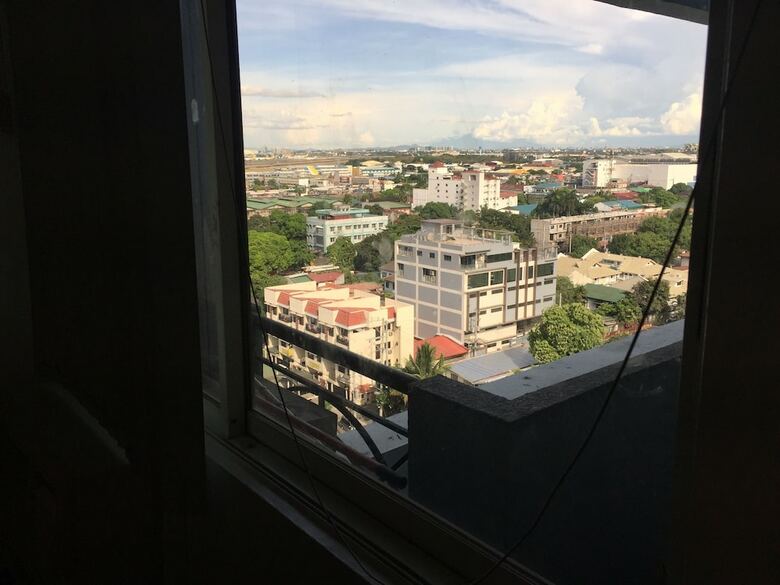 Hotel Ofw At Crowne Bay Tower