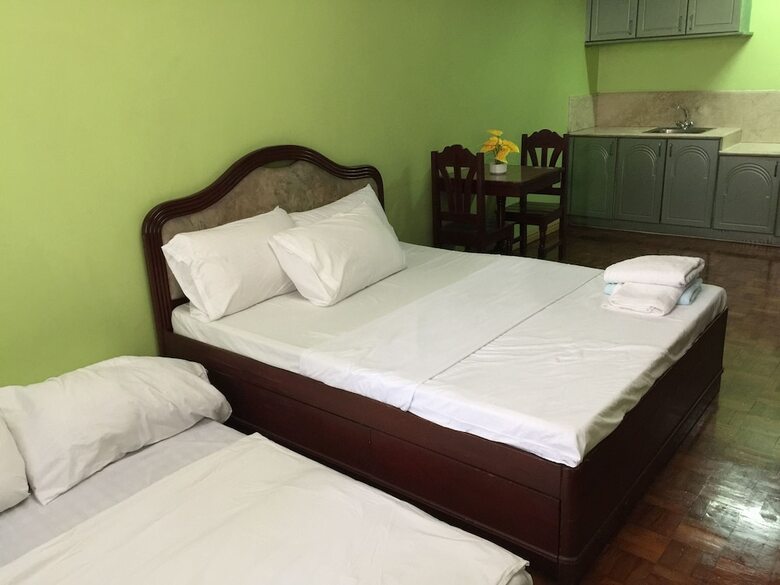 Hotel Ofw At Crowne Bay Tower