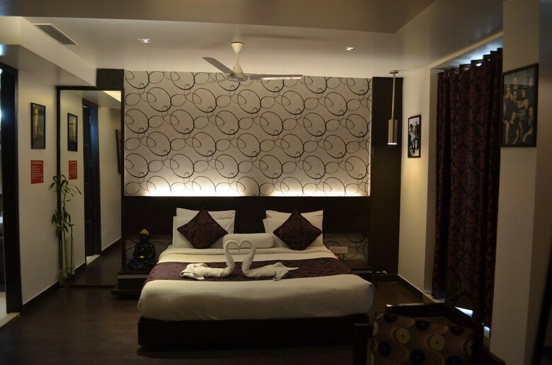 Hotel Woodapple Residency