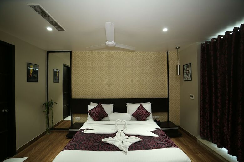 Hotel Woodapple Residency