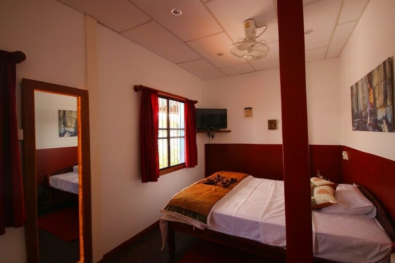 Hotel Manuelaeric Homestay