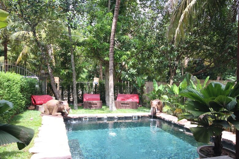 Hotel Manuelaeric Homestay