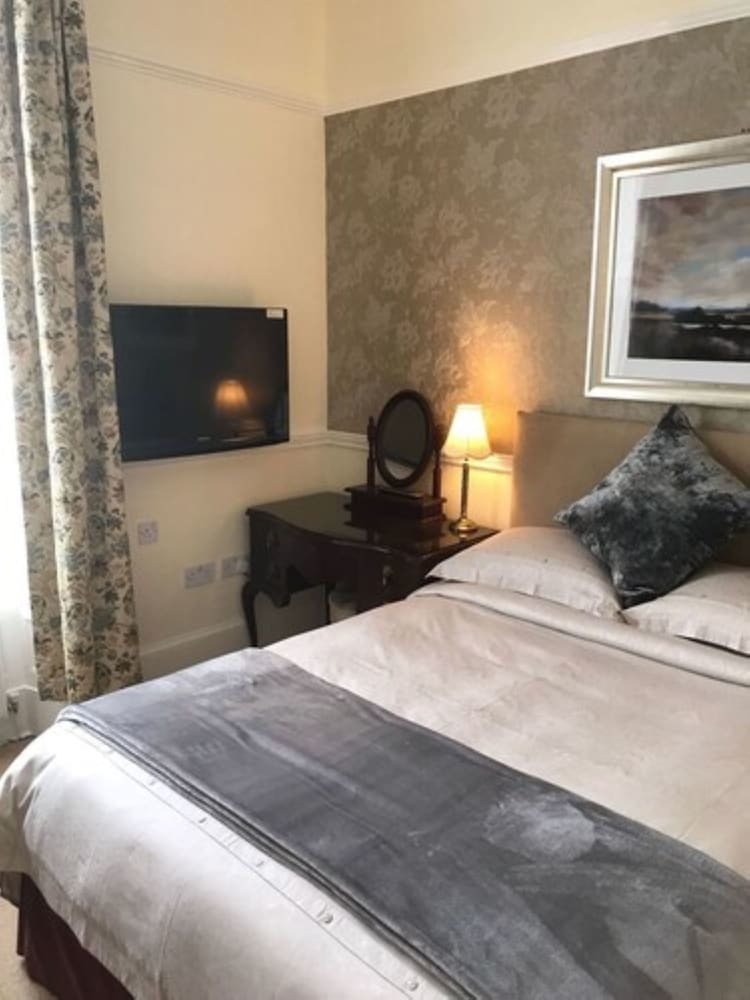 Hotel Ashleigh House