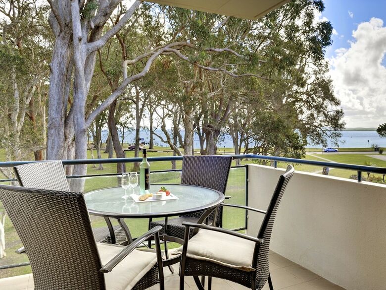 Apartamentos Mistral Court, Unit 8/17 Mistral Close