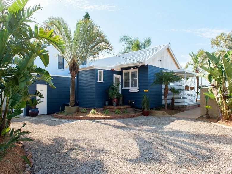 Sandy Point Road, 6, Mermaids Rest
