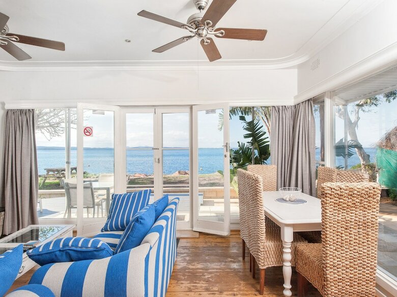 Sandy Point Road, 6, Mermaids Rest