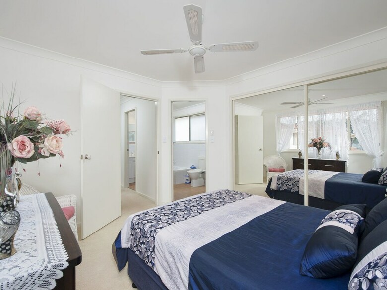 White Waves, 7b Achilles Street