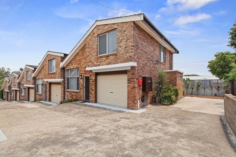 The Pines, 5/4 Messines Street