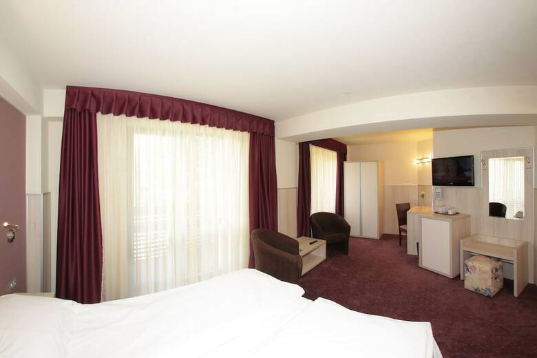 Hotel Eden Grand Resort