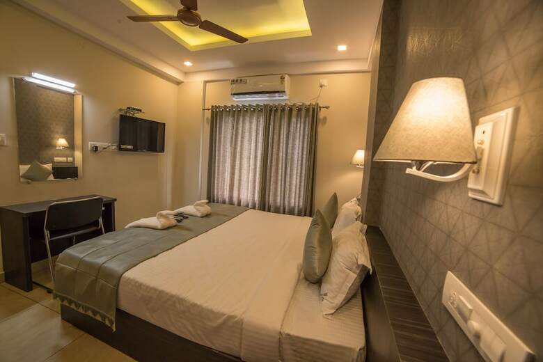 Hotel South Gate Residency