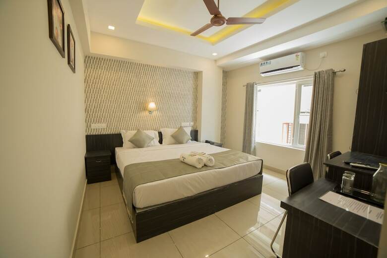 Hotel South Gate Residency