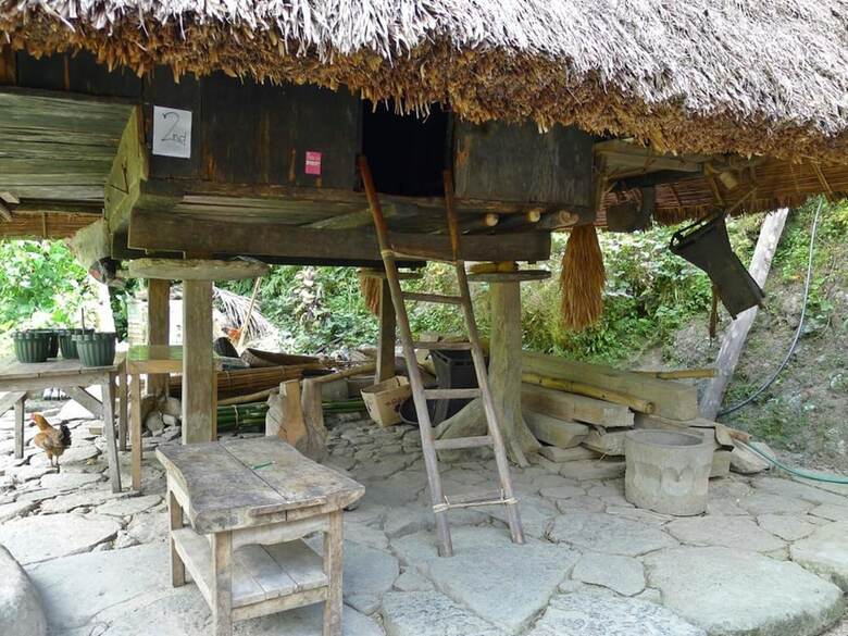 Hotel Ramons Native Homestay And Restaurant