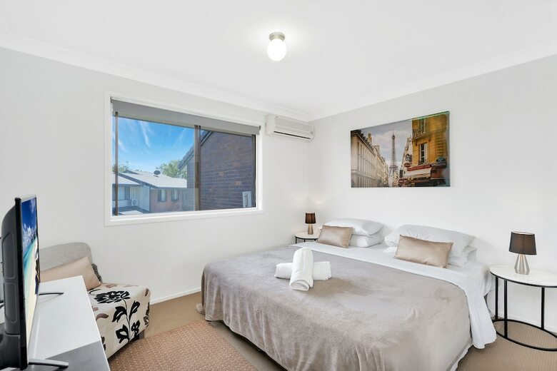 Fountain View Villa - We Accommodate