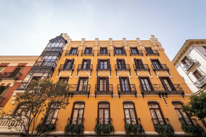 Plaza Mayor Suites & Apartments