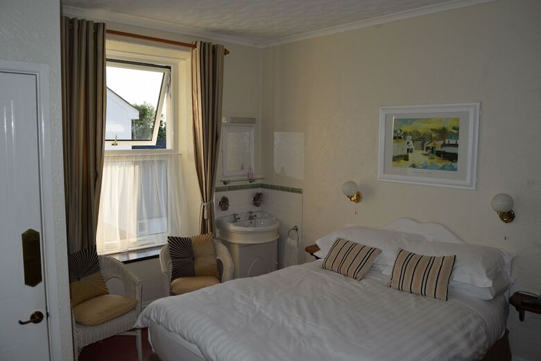 Bed & Breakfast Elmswood House