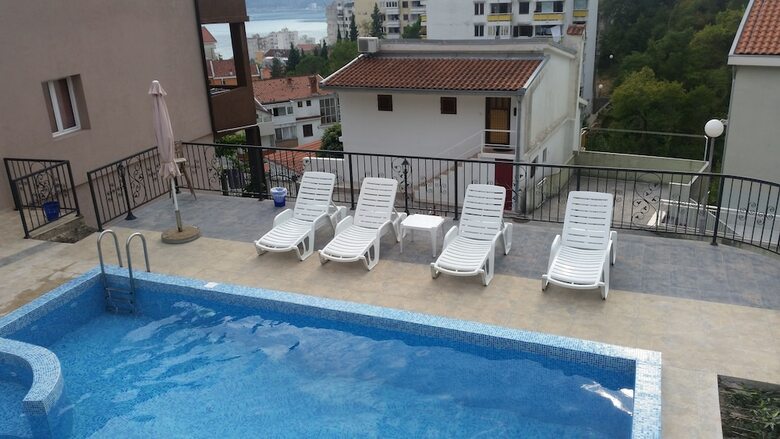 Apartamentos Villa Lav Costa S