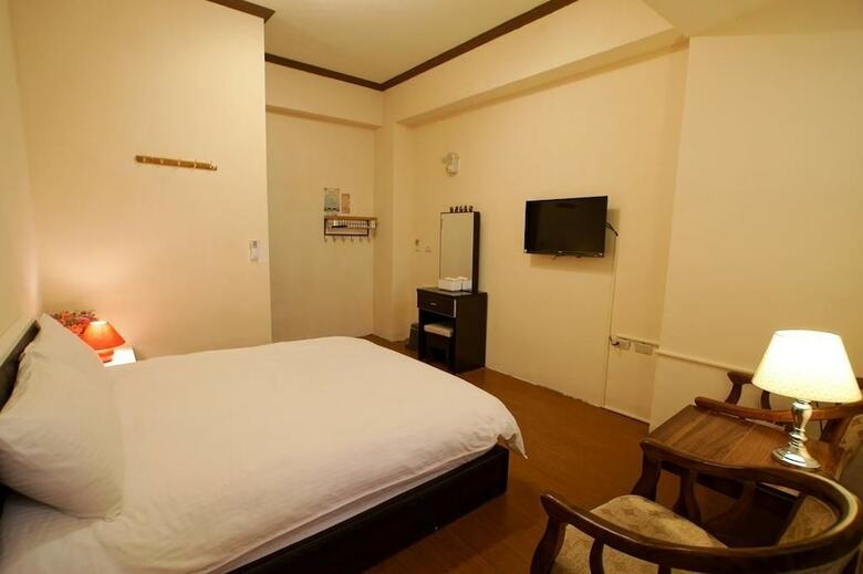 Hotel East First B&B