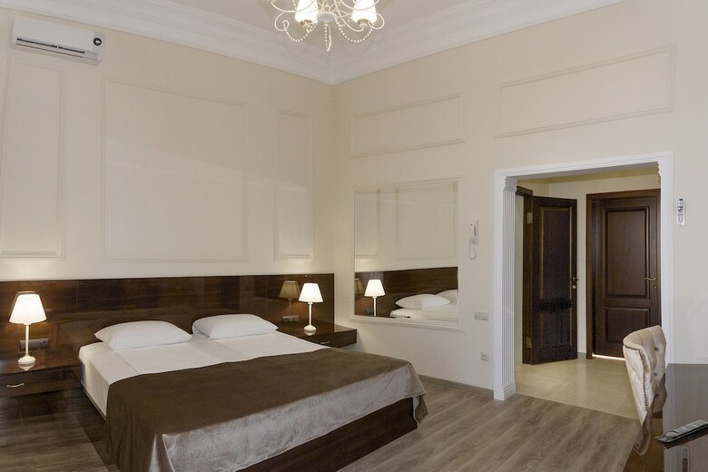 Hotel Meridian
