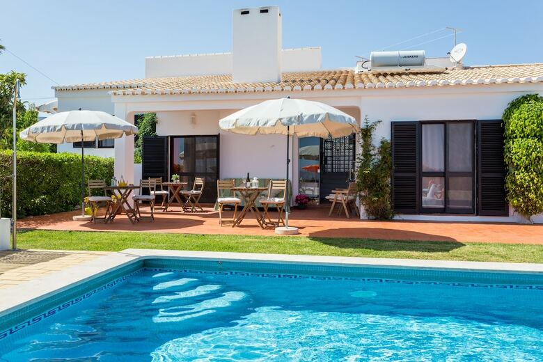 Bed & Breakfast Vila Sta Teresinha Suites