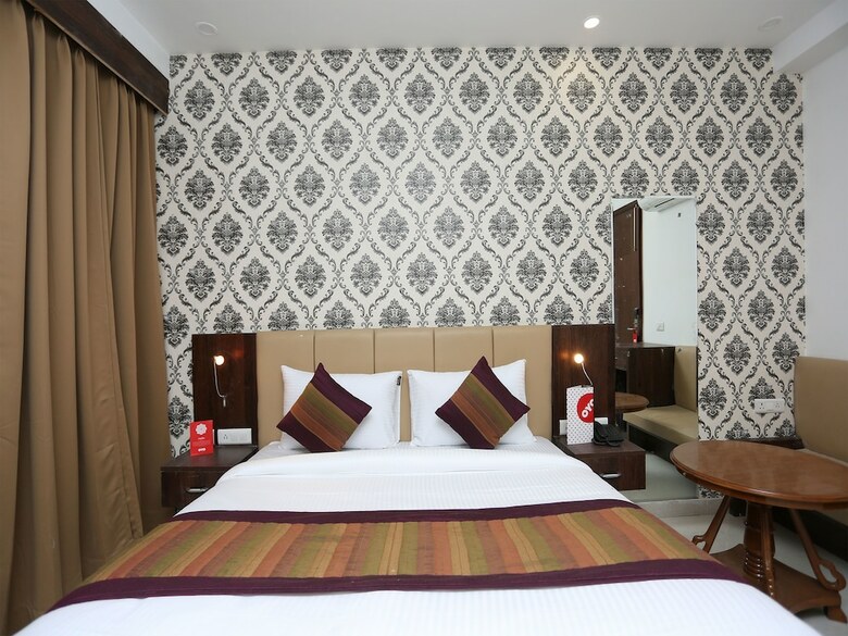 Hotel Oyo 14481 Almati Inn