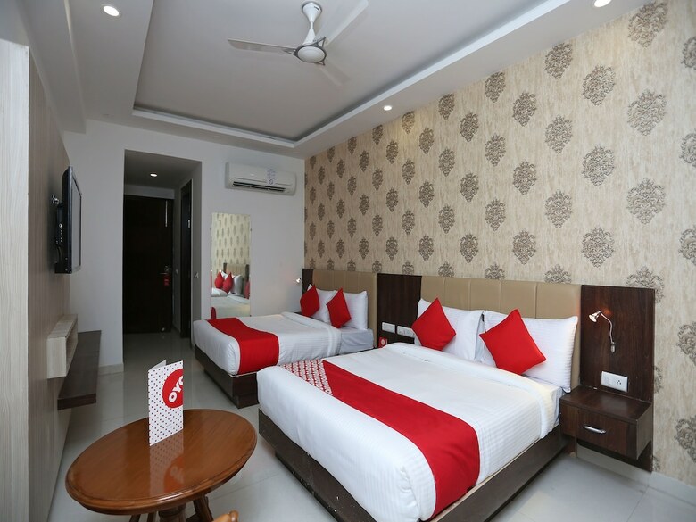 Hotel Oyo 14481 Almati Inn
