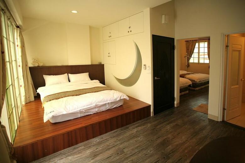 Hotel Bear Castle Homestay