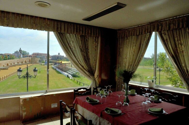 Hostal Don Suero de Qui�ones