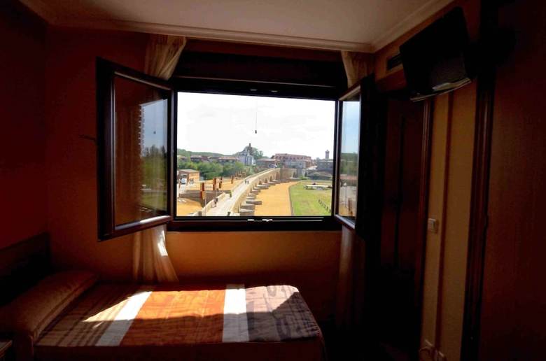Hostal Don Suero de Qui�ones