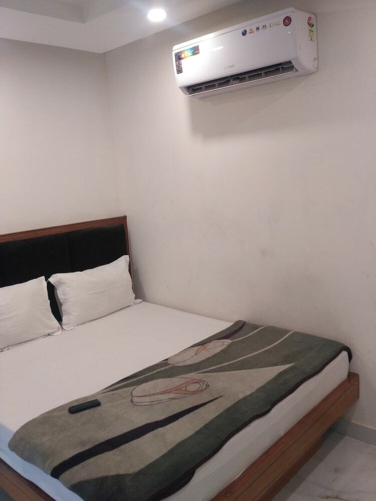 Hotel Rama Deluxe Paharganj
