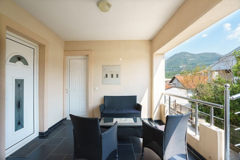 Aparthotel Apartments Lora