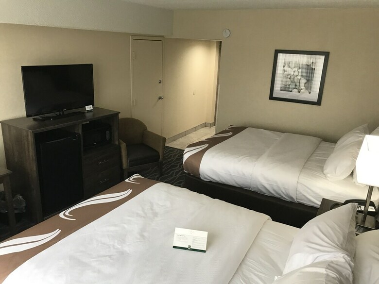 Hotel Quality Inn And Conference Center