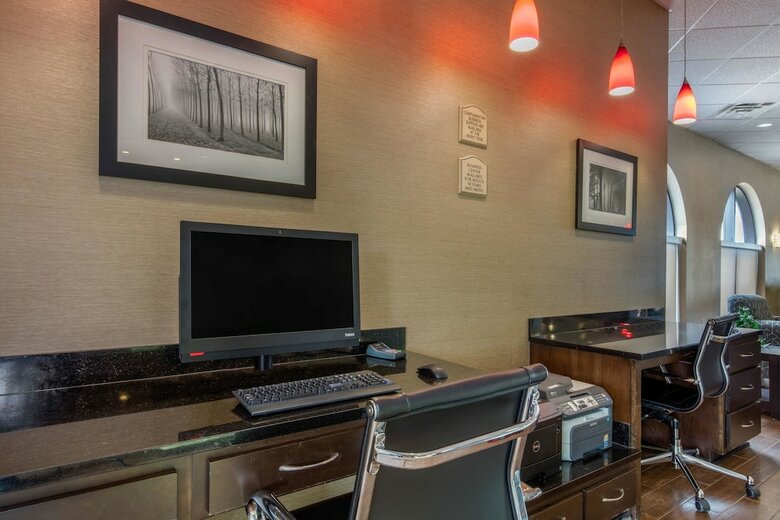 Hotel Comfort Suites Jackson I-40