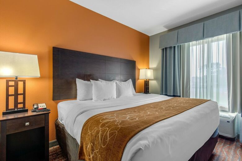 Hotel Comfort Suites Jackson I-40