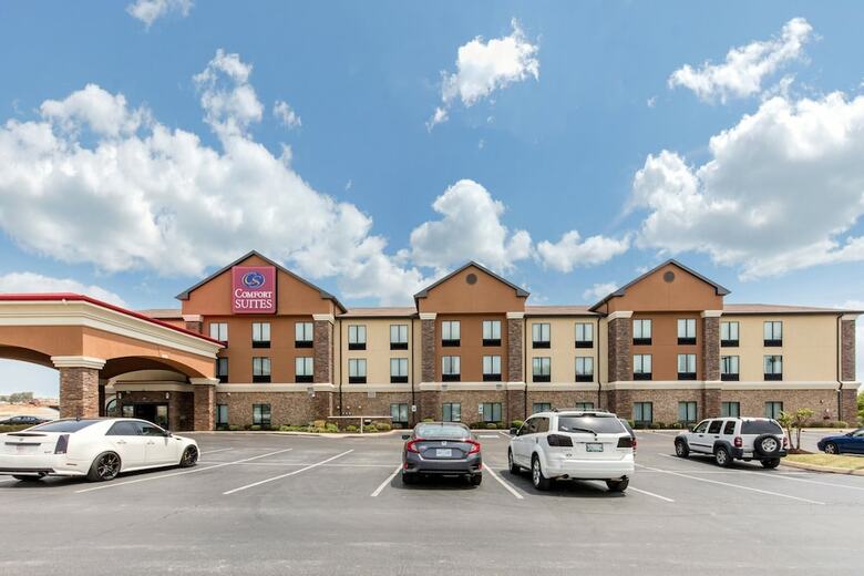 Hotel Comfort Suites Jackson I-40